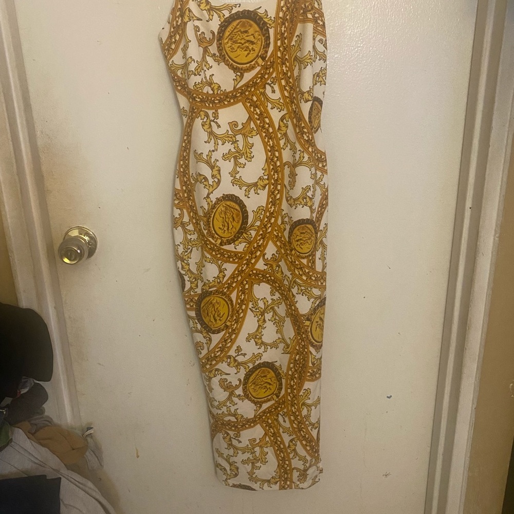 Fashion nova dress size M